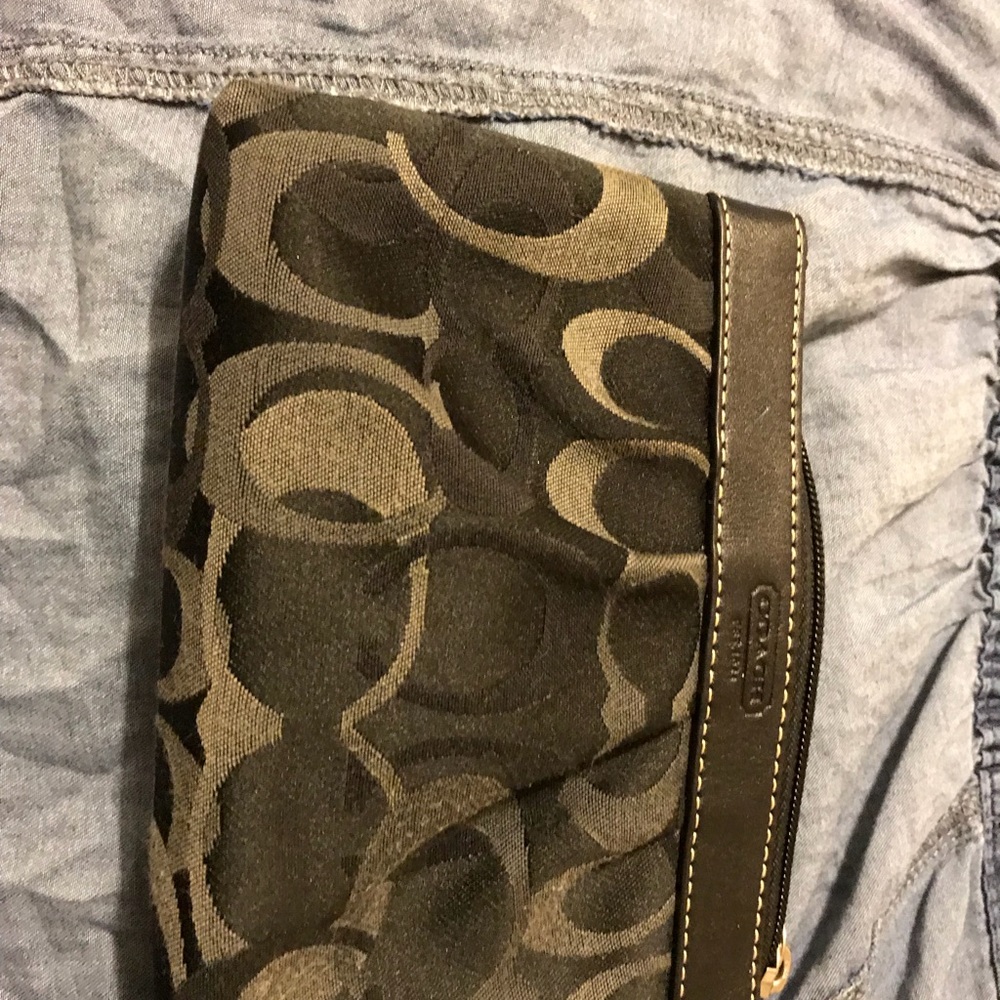 Coach - Picture 3 of 3